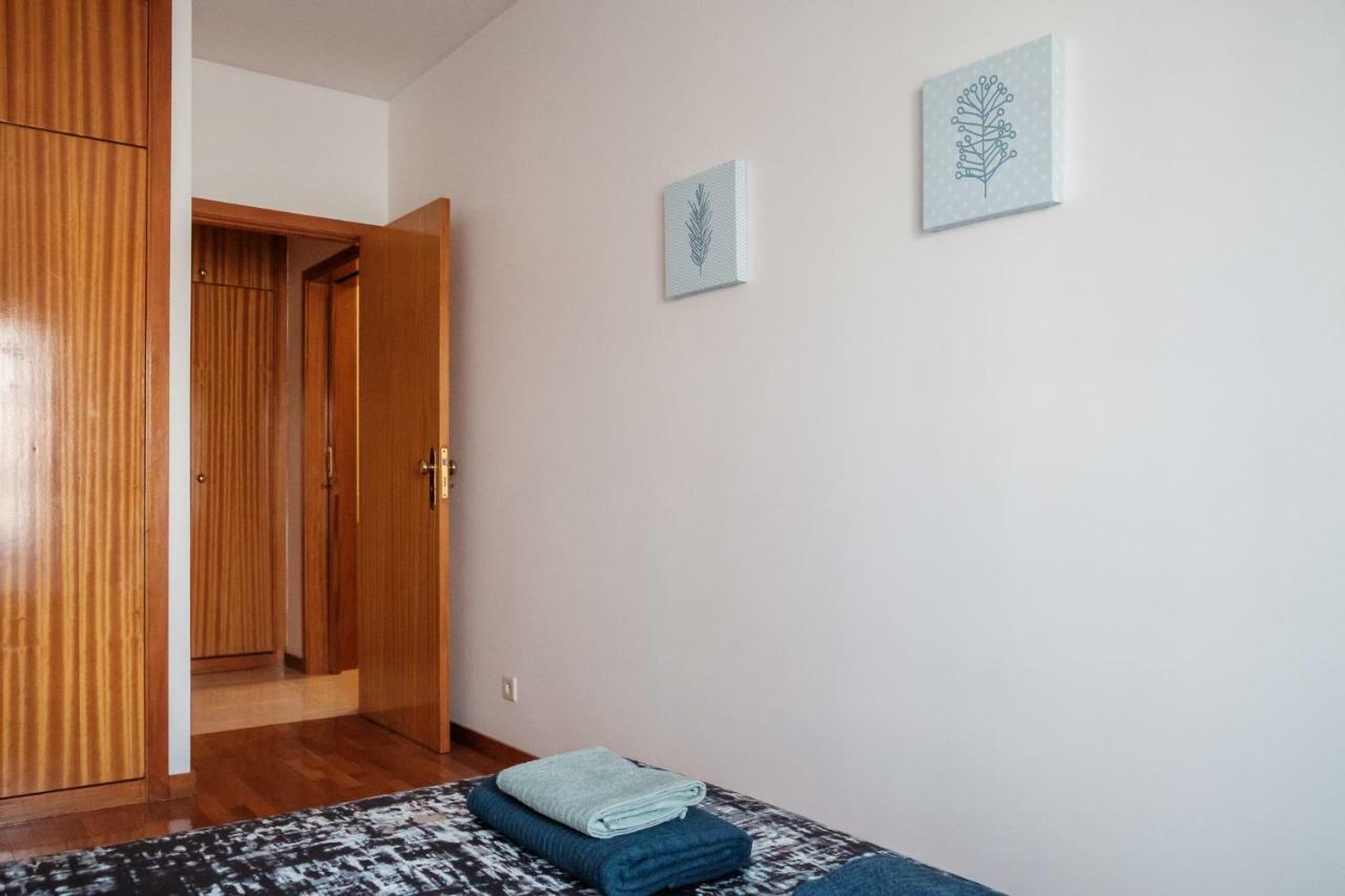 Apartment With Balcony In The Square Porto Exterior photo